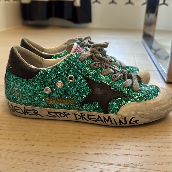 Golden Goose Superstar - Picture 1 of 5